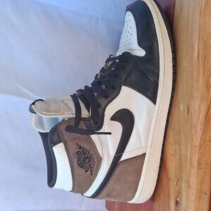 Jordan 1 Retro High Dark Mocha 11